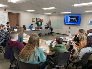 GrandForksCity's tweet photo. Mayor Brown visited with the GF Youth Commissioners about a Commission Legacy Project that he would like them to embrace.They plan on surveying their peers &amp; and will share that data at the next meeting. Commissioners represent from each area middle &amp; high school.#WeAreYes #GFYC https://t.co/DMl5zgMBIy