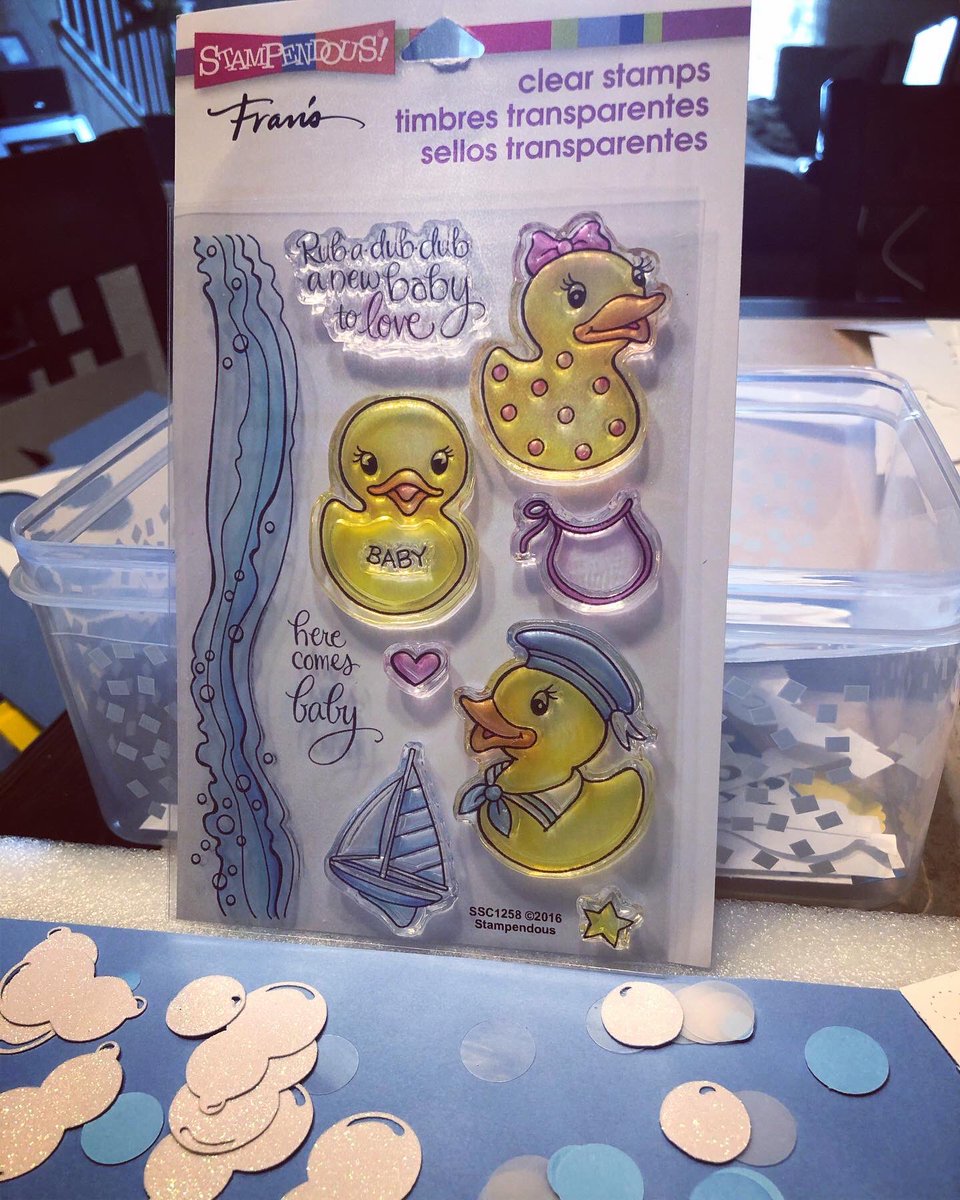 stumpytailcraft's tweet image. Been working on a #baby shower project, here’s a card I made after finding this @Stampendous Rubber Duckies stamp set @TuesdayMorning , so excited! 😍 #TuesdayMorning #Stampendous #RubberDuckies #BabyShower #Bubbles #PeekABoo #Card #Crafts #Cardmaking #Create