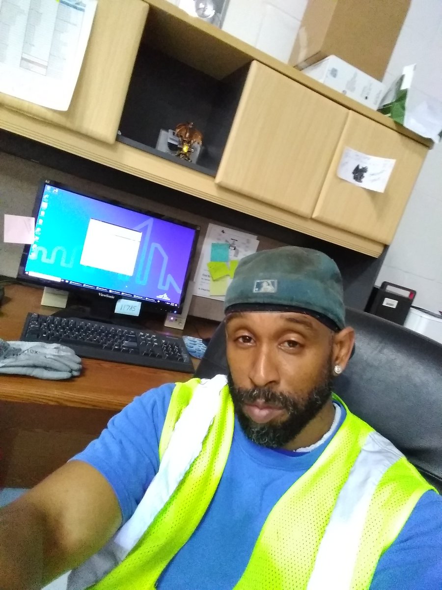 CodyCharlie3's tweet photo. Thks Twitterverse for embracing an Ol'Dude....bout to clock out #Haveagreatevening #AmazingWednesday💯😎 https://t.co/gEN7iVTvka