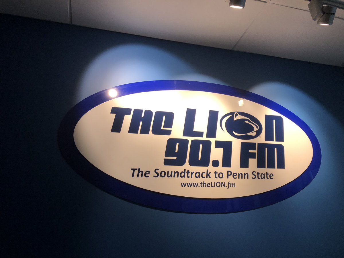 Matt_Knaub's tweet photo. Tune in to @TheLionFMSports Sports Blitz on @TheLION907fm from 5 until 7 to hear @JoeCal80, @Michaeldaher54, @dannyboyy517 and I break down Penn State’s loss to Michigan State, a big Wednesday night in college basketball, and more. LISTEN: https://t.co/m0vwtRyRQH https://t.co/kB7qbQflyt