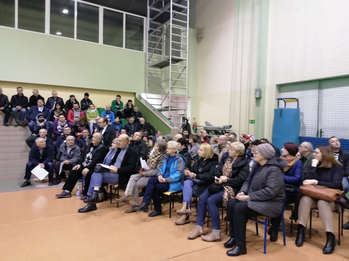 pmusialska's tweet photo. W #Kroczyce trwa spotkanie w sprawie budowy nowych linii kolei dużych prędkości do CPK @zachodni @a_dziedzic https://t.co/jCUXSN4d5e