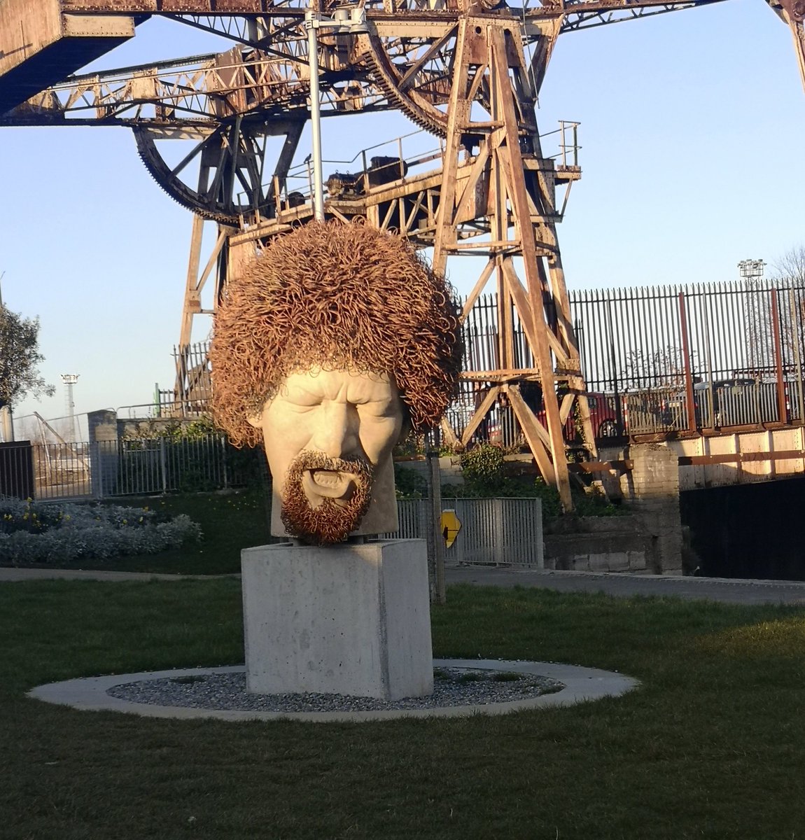emilyferns's tweet photo. Couldn't resist an @AveTeresa-inspired #commuteview with that spring sun! Liking this statue of #LukeKelly more with each passing season. https://t.co/WlHZIvFhSh