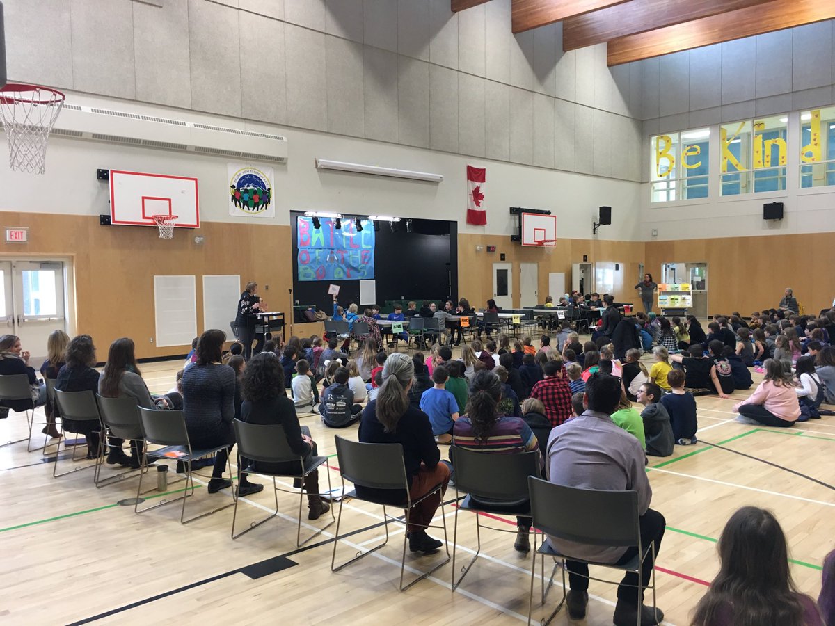 bvebest's tweet photo. Let the battle begin. #battleofthebooks ⁦@ColumbiaParkSch⁩ ⁦@ahcares⁩ https://t.co/0Jvk2qrUZJ