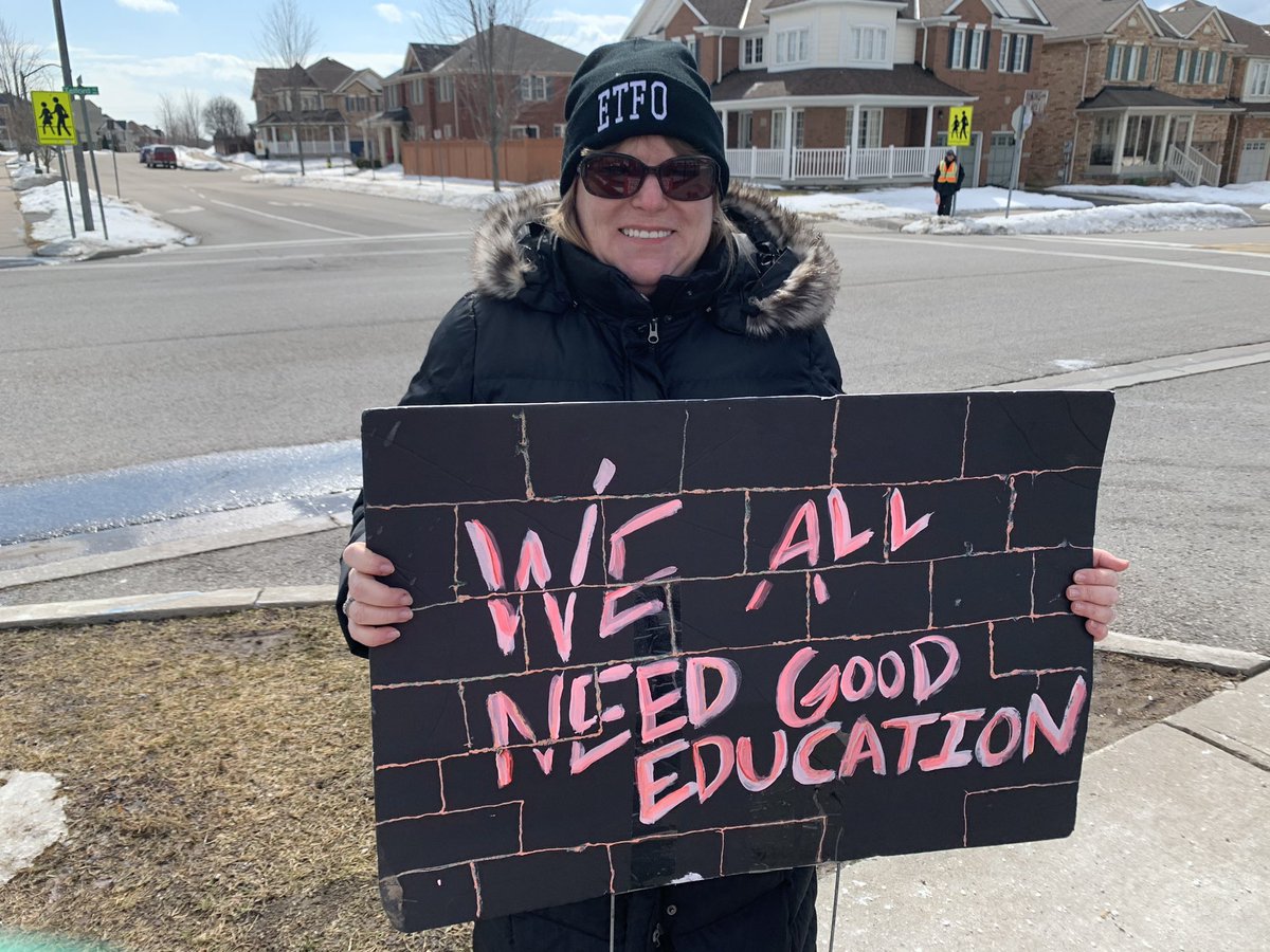 bythelakeSmith's tweet photo. Standing up for education #CutsHurtKids #etfodurham #Istrikebecause https://t.co/X6xrLaKZTn