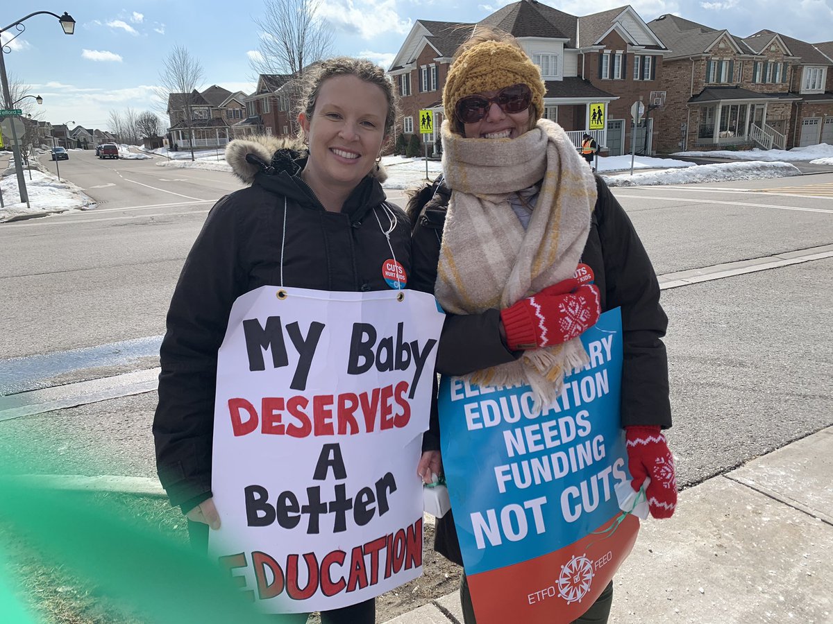 bythelakeSmith's tweet photo. Standing up for education #CutsHurtKids #etfodurham #Istrikebecause https://t.co/X6xrLaKZTn