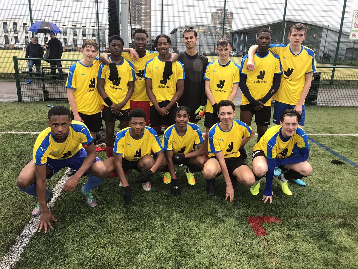 RobertClackPE's tweet photo. Solid year 11 fixture vs our friends @EastburyPE . Great effort from both teams. After racing into a big lead the Clack lads did well to come away with a 5-3 win. Goals Alfie 2, Jack T, Harley, Kai. MOM Alfie #goliketheclackers #totalfootball https://t.co/aMo4Va9vk3