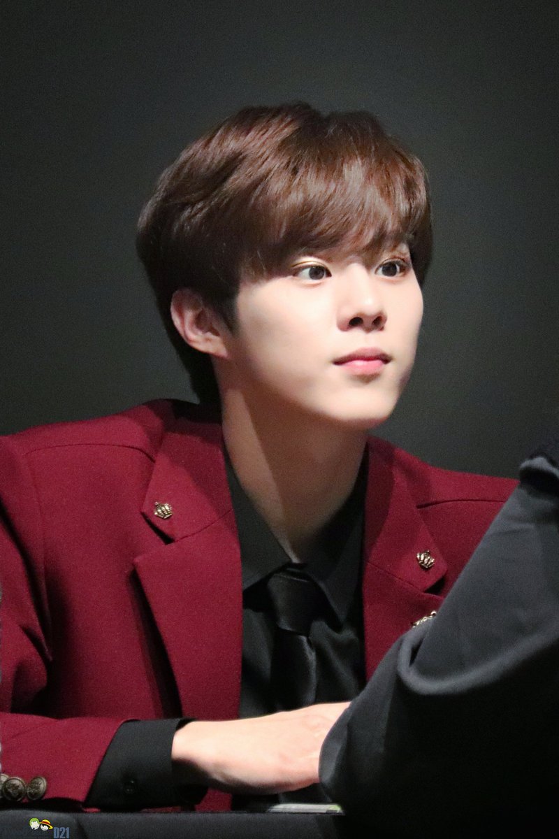 TwoPiece9697's tweet photo. [김우석] 190106 화정 팬싸 

허니텐을 바라보는거 봐요~ 너무 다정해

#우신 #WOOSHIN #Kimwooseok #김우석 #UP10TION #업텐션 #라베린토 #Blue_Rose @UP10TION #UP10TION_WINTER_ROSE @KWS_official_ https://t.co/EK0cyVGBJb