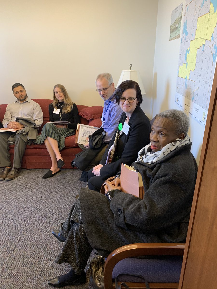 UMNCUHCC's tweet photo. “Health is wealth” our board chair Ms. Jewelean Jackson speaking with #mnrepfischer #mnleg #CUHCCProud #mndoth @MNACHC https://t.co/DX3XyKkllu