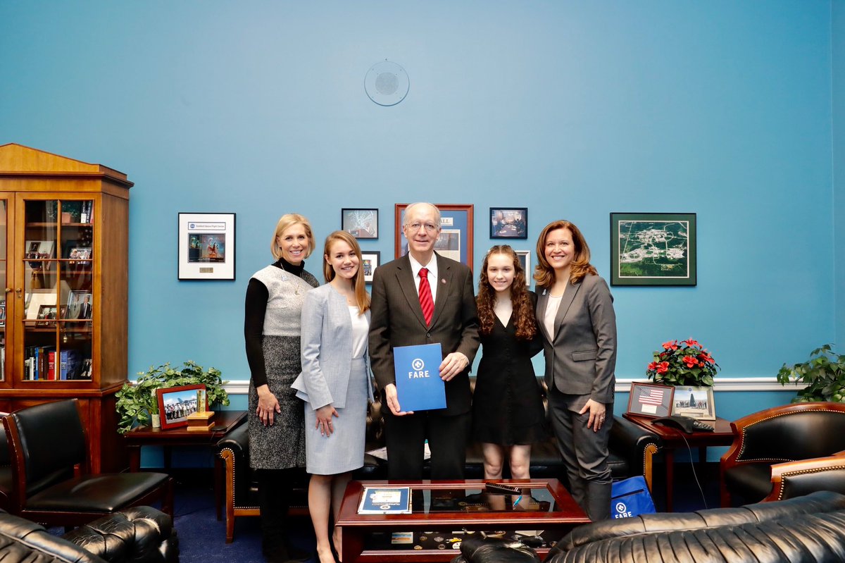 FoodAllergy's tweet photo. Thank you @RepBillFoster for meeting with our #foodallergy advocates this morning! We are excited about the future #HR2117 will help create for the 1.5 million people living with sesame allergies and the 32 million with food allergies in America. We appreciate your support! https://t.co/K6gEISewBe