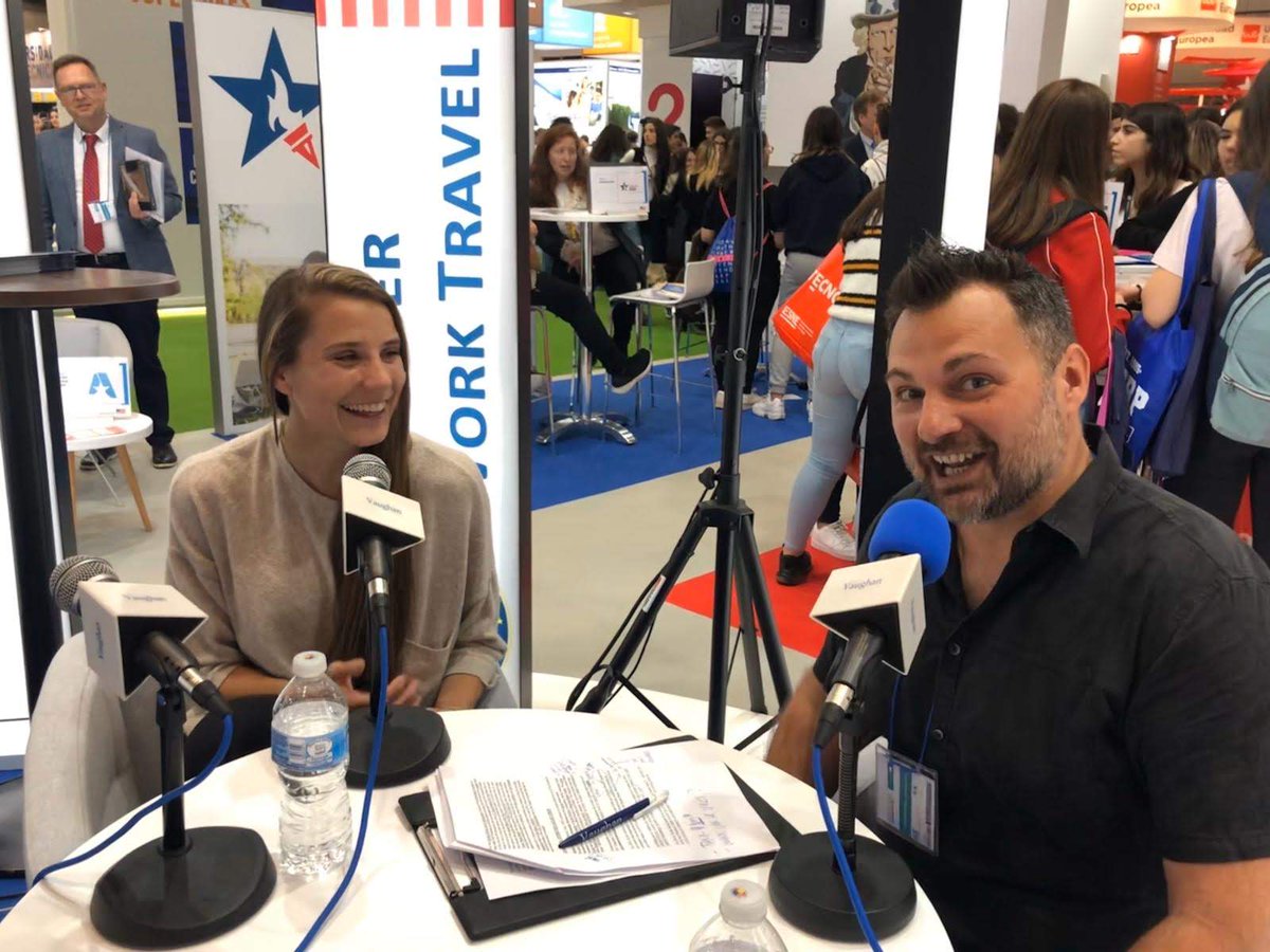 GrupoVaughan's tweet photo. We had a blast doing #TSWNN today from @FeriaAula with Richard Vaughan, @USembassyMadrid and @alberto_alonso. 

Mañana y el viernes volvemos. Come say hi!! 👋 https://t.co/uFHGbj3G6x