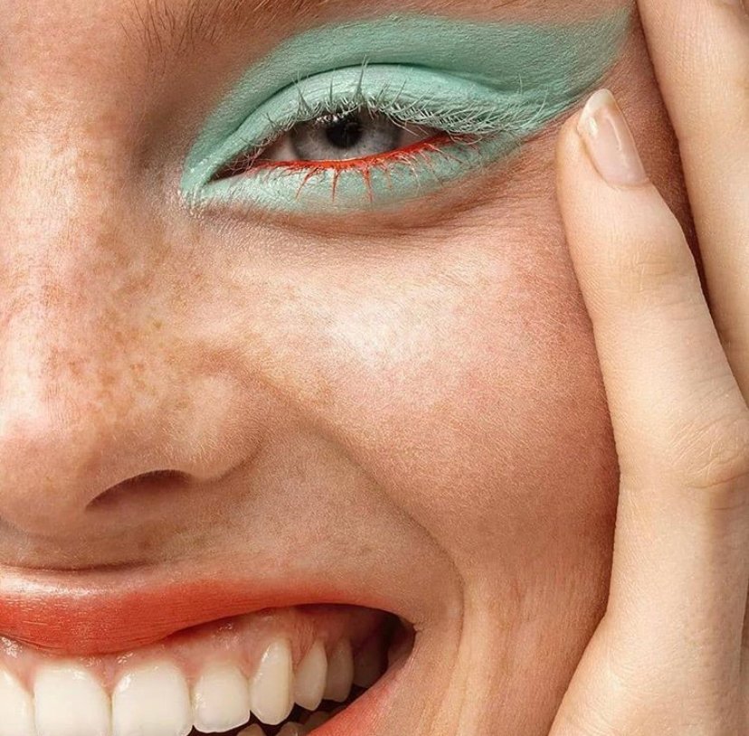 splashes_spills's tweet photo. Flavourous Freckles with a hint of eyecolour...stunning🤩🤩🤩

#eyes #eyeliner #freckles #iceblue #mascara #makeupgoals https://t.co/ELHVkFkzfm