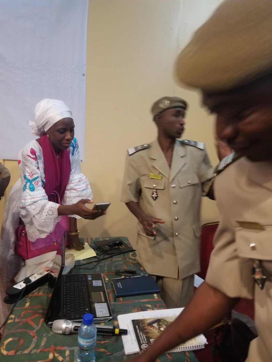 kantchari's tweet photo. Mme Ouma, promotrice de #ProNat a découvert l'outil #MarketAccessMap et a souhaitée recevoir une formation sur les #MNT et #Accès aux #Marchés afin de pouvoir mieux #exporter ses produits naturels. Le Niger dispose à cet effet d'un réseau de 10 formateurs certifiés par @ITCnews. https://t.co/BhQYJhPHVO