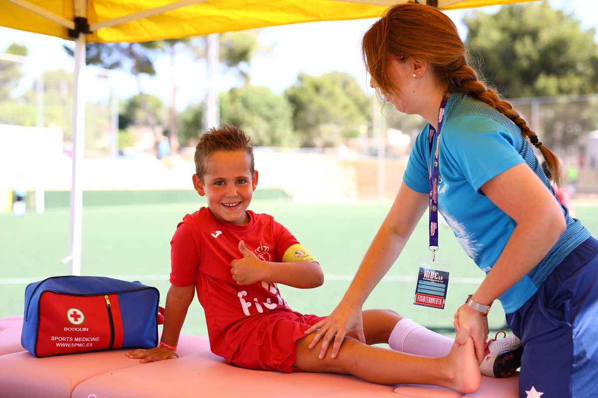 MarinaBaixaCup's tweet photo. 👐 En las mejores manos 👐
.
.
↗️¡FISITERAPEUTA en todas las instalaciones!🏃🏽‍♀️🏃🏽‍♂️
.
.
#MBCUP2020 #MBCUPQUERUBINPREBENJAMIN #MBCUPALEVINBENJAMIN #MBCUPFUTFEM #torneosfutbolbase #torneofemenino #vacaciones https://t.co/Slwpgr5eoy