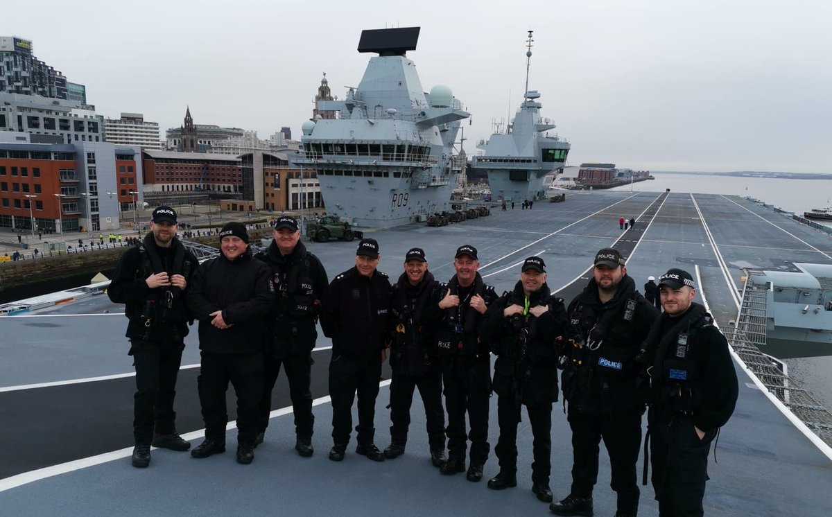 MODPolice's tweet photo. On the flight deck of @HMSPWLS earlier today, with the @MerseyPolice North West Diving Group - a great team who weβve worked closely with during our time in Liverpool, thanks guys for all your support.π
#PWLSinLiverpool
#PartnershipWorking
#KeepingDefenceSafe https://t.co/vnVP5BvmBh