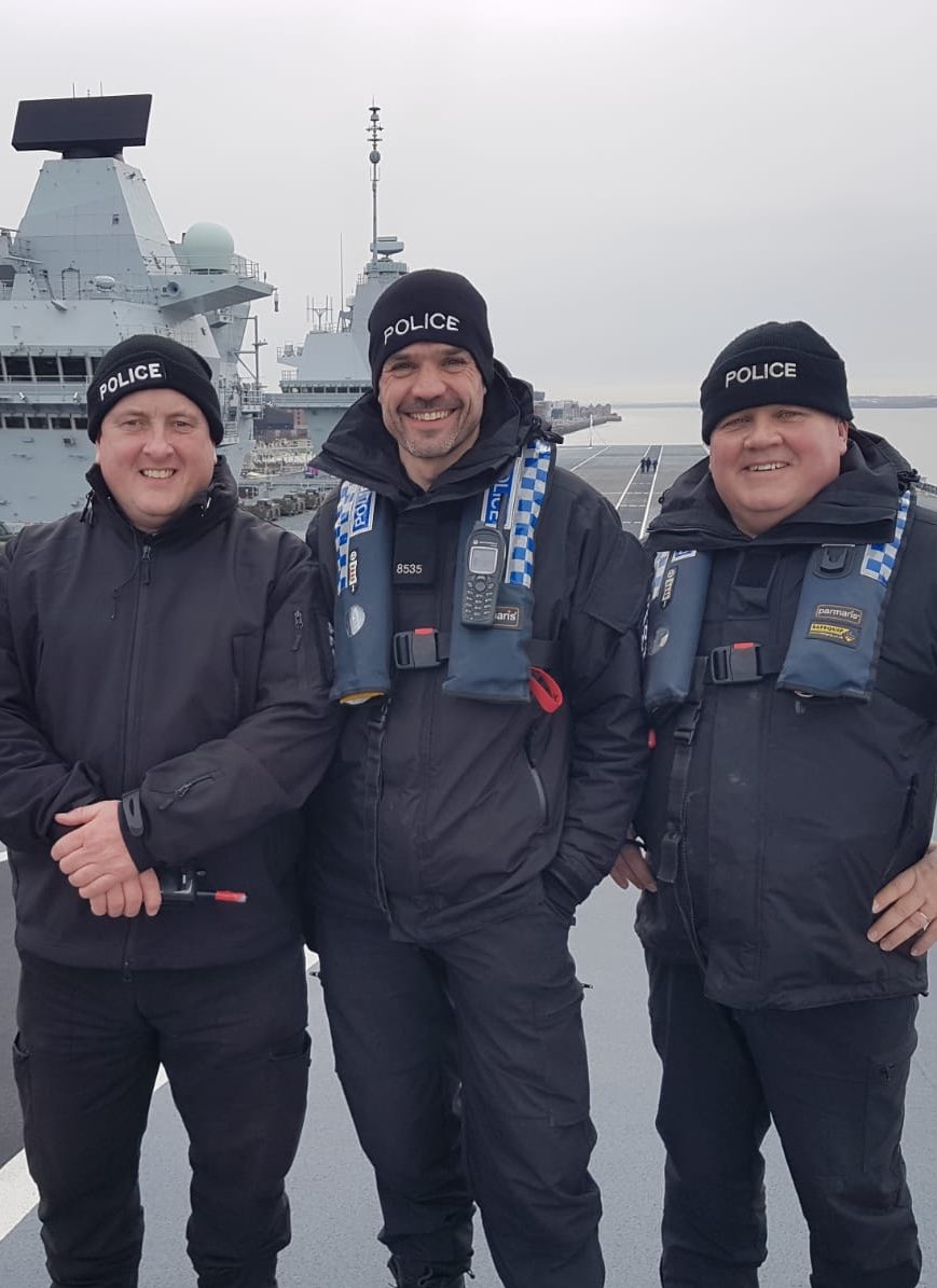 MODPolice's tweet photo. On the flight deck of @HMSPWLS earlier today, with the @MerseyPolice North West Diving Group - a great team who weβve worked closely with during our time in Liverpool, thanks guys for all your support.π
#PWLSinLiverpool
#PartnershipWorking
#KeepingDefenceSafe https://t.co/vnVP5BvmBh