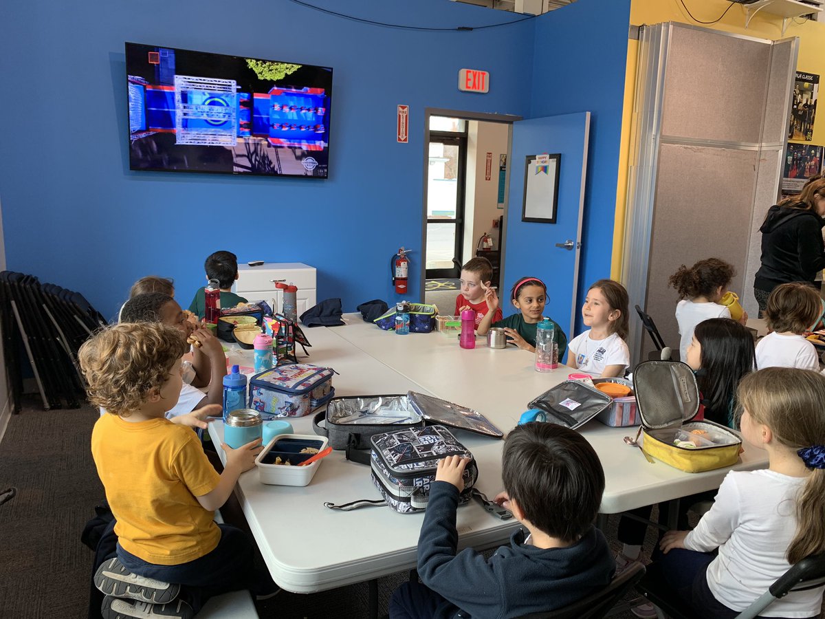 bisbyear1's tweet photo. #ninjawarriors having fun! https://t.co/1MJB94HGbf