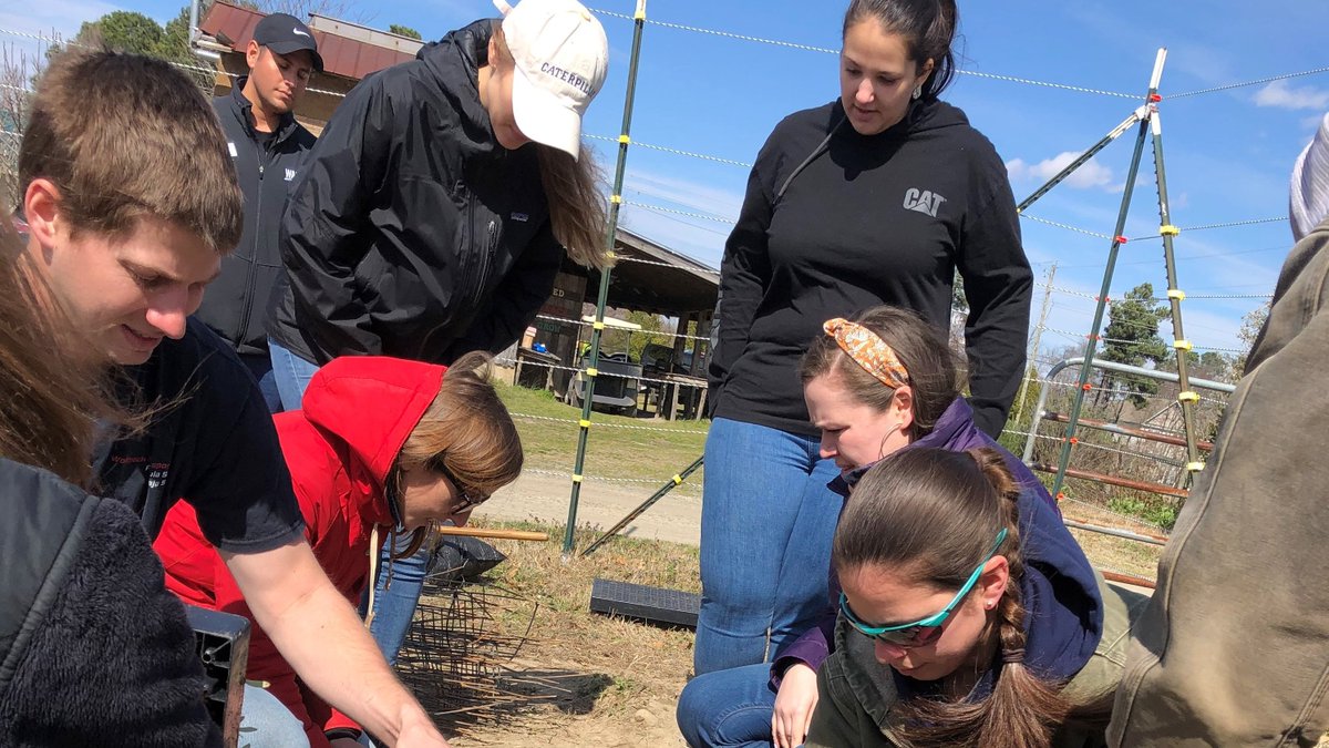 FoodShuttle's tweet photo. It was a little chilly but we had a good day at the Food Shuttle Farm transplanting beets with the @Caterpillarinc Young Professionals. These babies made it into the ground and will be harvested in a couple of months. #caterpillar #diginthedirt #foodshuttle #foodshuttlefarm https://t.co/q2llCweRhA