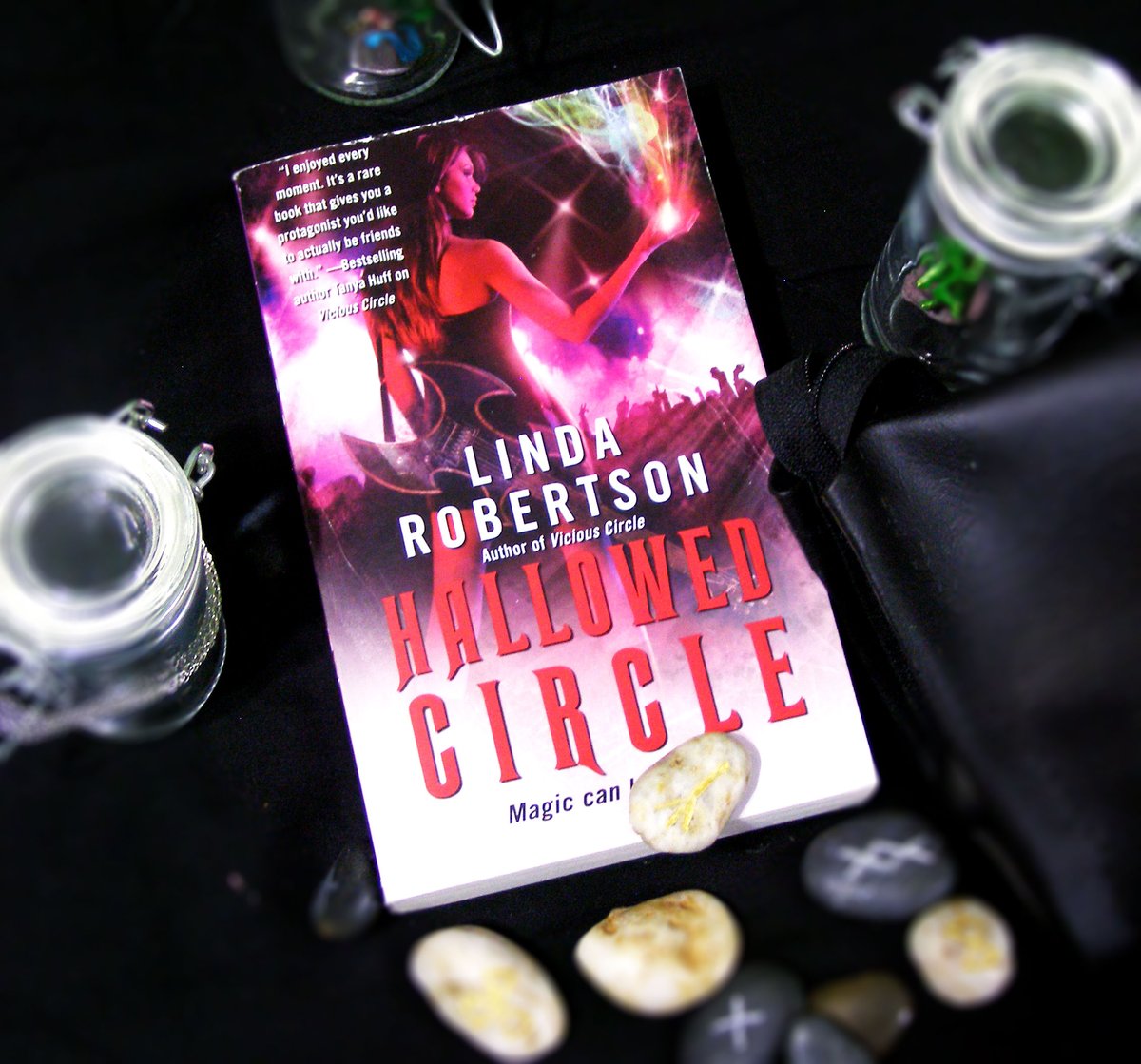 PendragonsBooks's tweet photo. Seph is competeing for the position of high priestess in her coven after the disappearance of their former priestess, Vivian. Even if she knows more about Vivians disappearance than she lets on! Check out the Vicious Circle series! Bonanza: https://t.co/GMgrvaaecm #bookstagram https://t.co/2xguUfOsli
