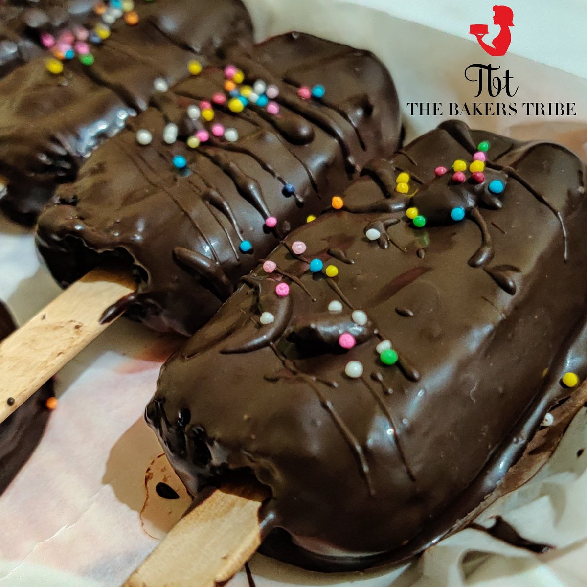 dpriyankapatil's tweet photo. Keep calm and eat Cake popsicle ♥️
#thebakerstribe #tbt
#cakepopsicles #cakepops #cakesofinstagram #cakestories #yum #chocolatepopsicle #love #bakerslife #chocolatecake https://t.co/q0S5TIVRTc
