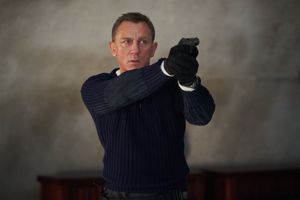 RadioTimes's tweet photo. James Bond film #NoTimeToDie release date pushed back by seven months https://t.co/LRpYmpcF3l https://t.co/UmlmSClp8V