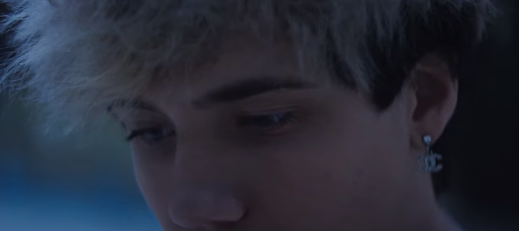 CardanGirl's tweet image. Я так сильно горжусь Джейденом, я просто весь клип сидела затаив ды[ание и с мурашками по коже от его голоса #Comatose