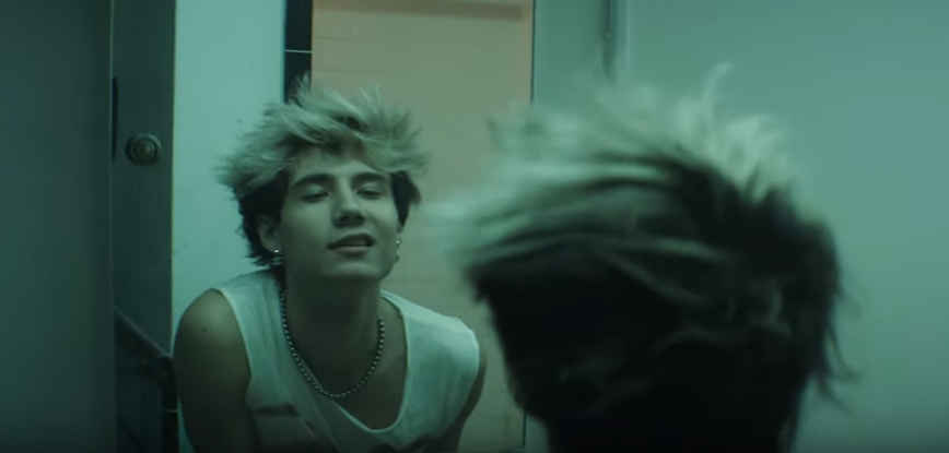 CardanGirl's tweet image. Я так сильно горжусь Джейденом, я просто весь клип сидела затаив ды[ание и с мурашками по коже от его голоса #Comatose