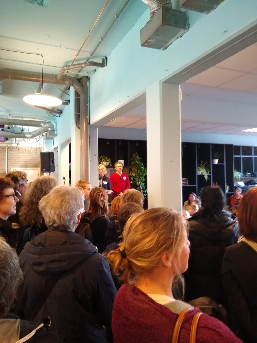 timmietovenaar's tweet photo. Wat een feest! En wat een prestatie! Het Wijkpaleis #editie2 werd vanmiddag geopend ππͺ. In '14 hadden we er met de Gebiedscommissie Delfshaven ook nog 'n bescheiden rol in toen we 't welzijnsbestek bij (destijds wethouder) @hugodejonge 'n klein beetje...
https://t.co/46L5CndGXO https://t.co/SGrUAAX3v1