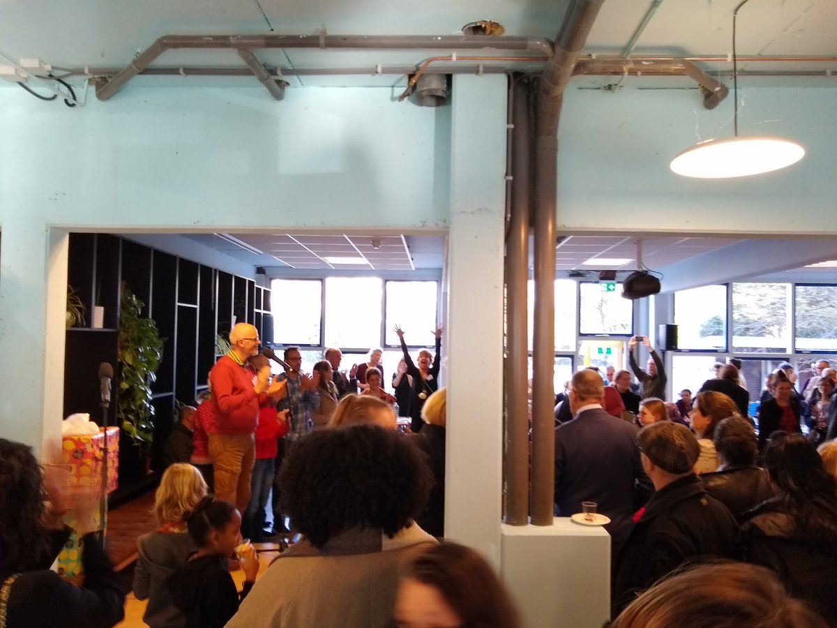 timmietovenaar's tweet photo. Wat een feest! En wat een prestatie! Het Wijkpaleis #editie2 werd vanmiddag geopend ππͺ. In '14 hadden we er met de Gebiedscommissie Delfshaven ook nog 'n bescheiden rol in toen we 't welzijnsbestek bij (destijds wethouder) @hugodejonge 'n klein beetje...
https://t.co/46L5CndGXO https://t.co/SGrUAAX3v1