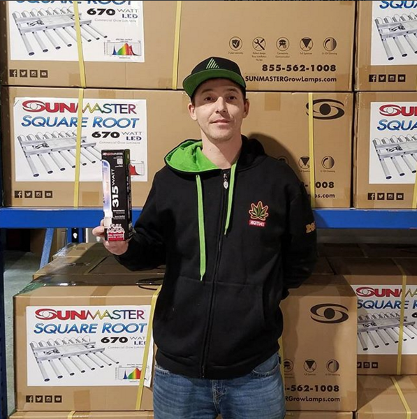 Shout out to HydroPros MI new store, promoting 315W FULL NOVA and 670W SQUARE ROOT! 
#hydropros #michigancannabis #cannabiscommunity #hemp #michigan