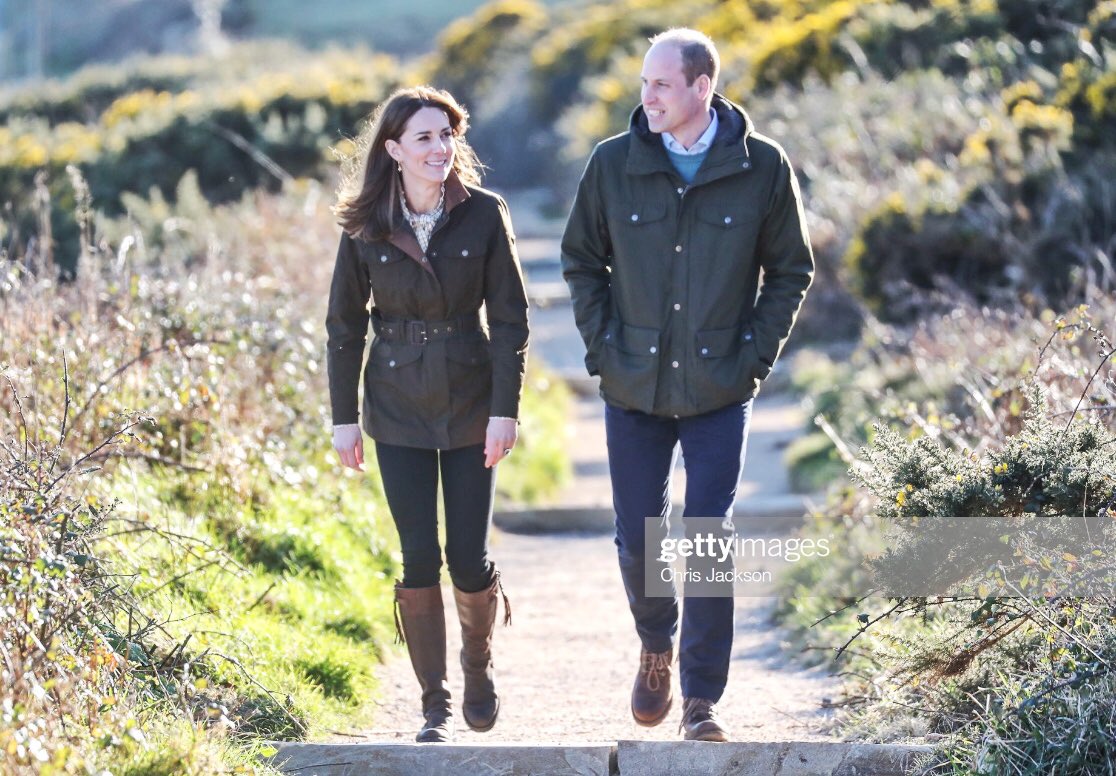 ChrisJack_Getty's tweet photo. The Duke and Duchess of Cambridge enjoy the spectacular scenery on the Howth cliff walk this afternoon #RoyalVisitIreland ๐ฎ๐ช https://t.co/ewAxbrQwSA