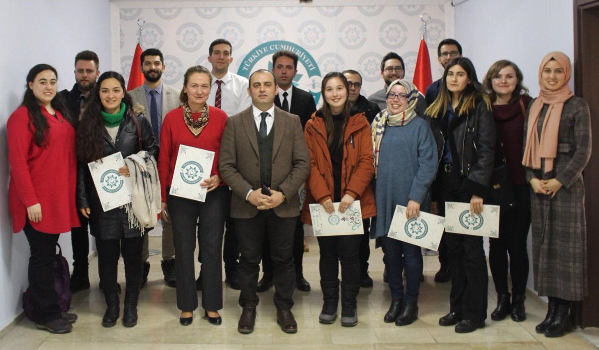 cldrnproje's tweet photo. Sn. Kaymakamımız Adem CAN himayelerinde gerçekleştirilen #KodlaÇaldıran projesi kapsamında "Güvenli İnternet Haftası" etkinlikleri gerçekleştiren ilçe kodlama ekibimize katılım belgeleri verildi. 
@ademcan1461 
@VanilMem 
@HasanTevke 
@valibilmez 
@ziyaselcuk
@DAKA_org_tr https://t.co/y7gb51y6pn