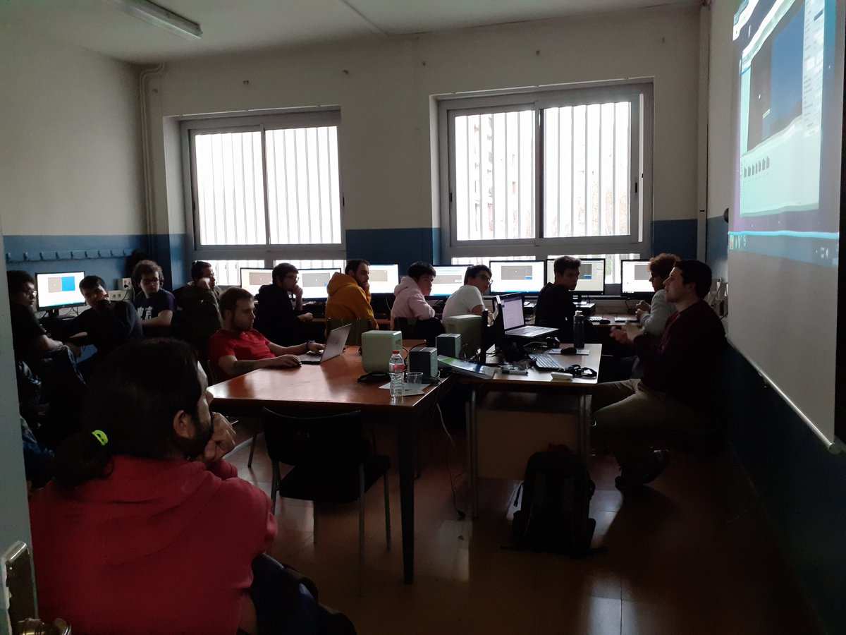 martamill3's tweet photo. Taller de Unity amb Daniel Moreno a l'@insjoandaustria. #JEDAI20 #jedai20 https://t.co/RKAYMUqK3r