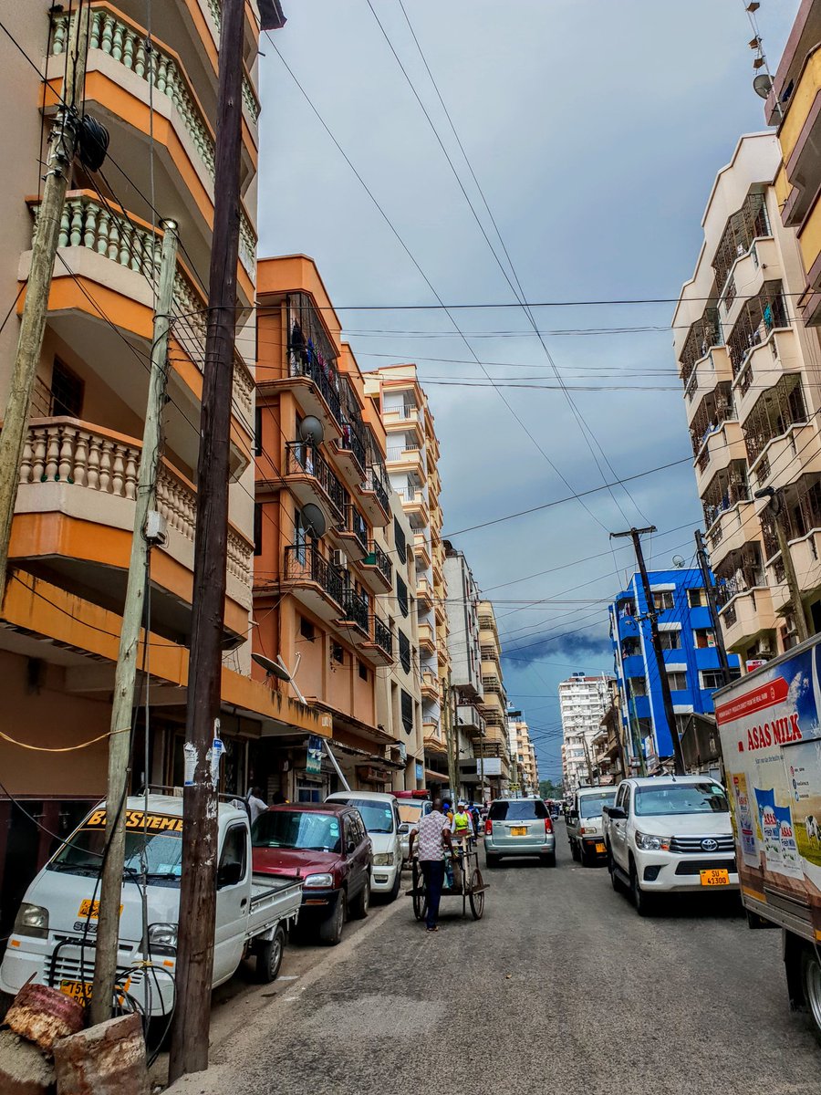 owaisyh's tweet photo. Lindi street, Kariakoo.

Grew up around here💛

#Dar #daressalaam #mydaressalaam #tanzania #kkoo #kariakoo #pichazasimu #gloomy https://t.co/OfS1Gme3jX