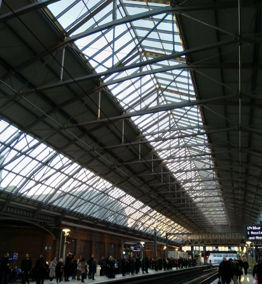 shweeney's tweet image. Impressive new roof at Pearse Station. The non-glazed sections look like a good spot for solar panels, any plans for this @IrishRail ?