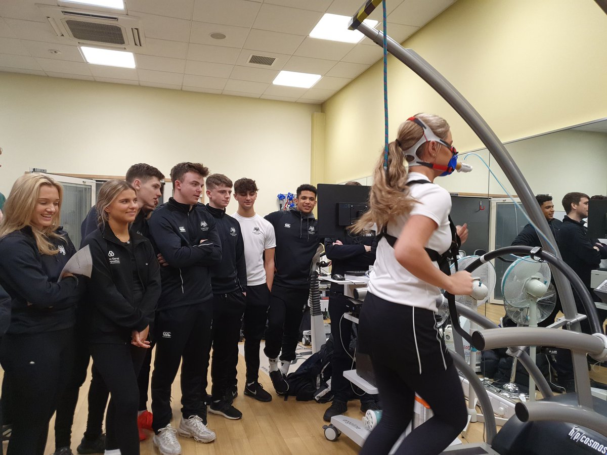 SJPEDept's tweet photo. Big thanks to @SurreyHPI for a fantastic workshop! Our @StJohnsSurrey A-level pupils loved carrying out a number of testing! Well done to Holly for scoring "superior" in her VO2 Max Test! #TeamPE #ThisIsSportsScience #ActiveLearning https://t.co/lUwiVAaXG6