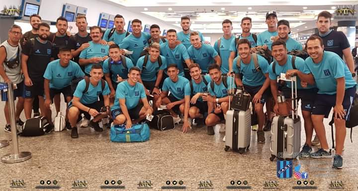 HernanNarinsky's tweet photo. #NuestrosJugadores⚽️
Esta noche nuestro delantero de #SanTelmo,ERIC APARICIO, enfrenta a #CentralCordoba y va en busca de pasar los 32vos de final en Salta.
#CopaArgentina
#ManagementNarinsky
#Ascenso #Soccer #Football #PlayGame
.
.
📸 @clubsantelmo https://t.co/l8xwcI5Ut8