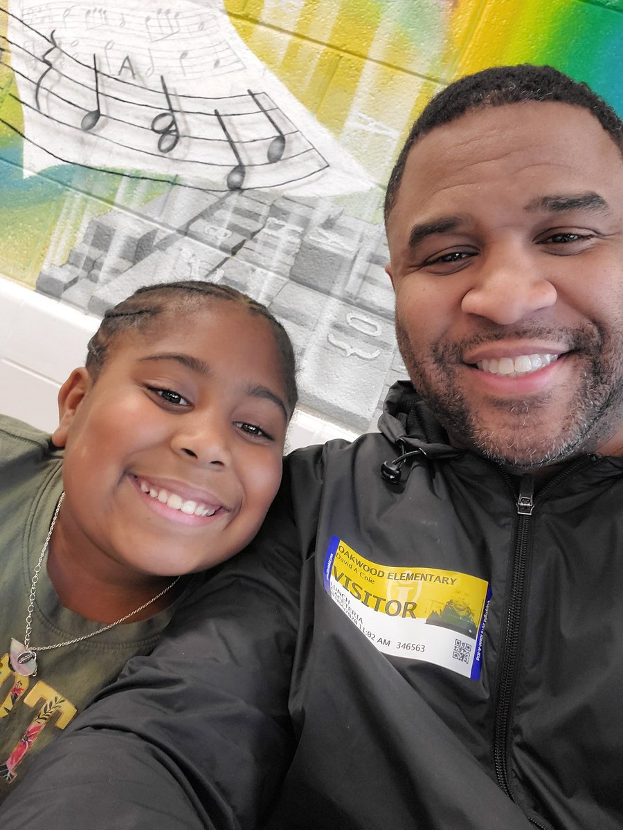 CoachCole828's tweet photo. Went to lunch with these two BEAUTIFUL girls today. We had a blast!! 
#COLEPOWER https://t.co/EEa4n68FJ6
