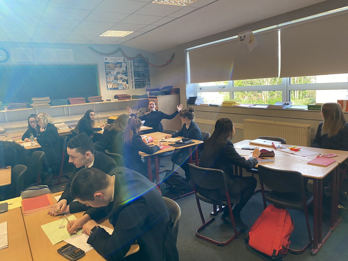 MathsStAndrews's tweet image. Miss Kinane’s S4 2YH were using #GenerateSortConnectElaborate for their revision of Nat 5 Quadratics. They did so well and saw the links within the topic and the type of questions they’d be asked in the exam! Well done! 👏🏻👏🏻👏🏻 @StAndrewsCLPL #Nat5Maths #MTV #ConceptMaps