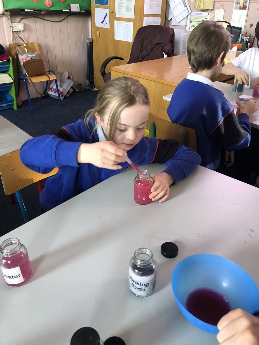 MsBrittonGNM's tweet photo. Celebrated #EngineersWeek today with Roseanne from @LismoreHC. We learned all about acids, bases and the pH scale &amp; got involved in some fantastic chemistry experiments. #glornamara #discoverylearning @Gnmgreenteam https://t.co/wVGuDHxVkW