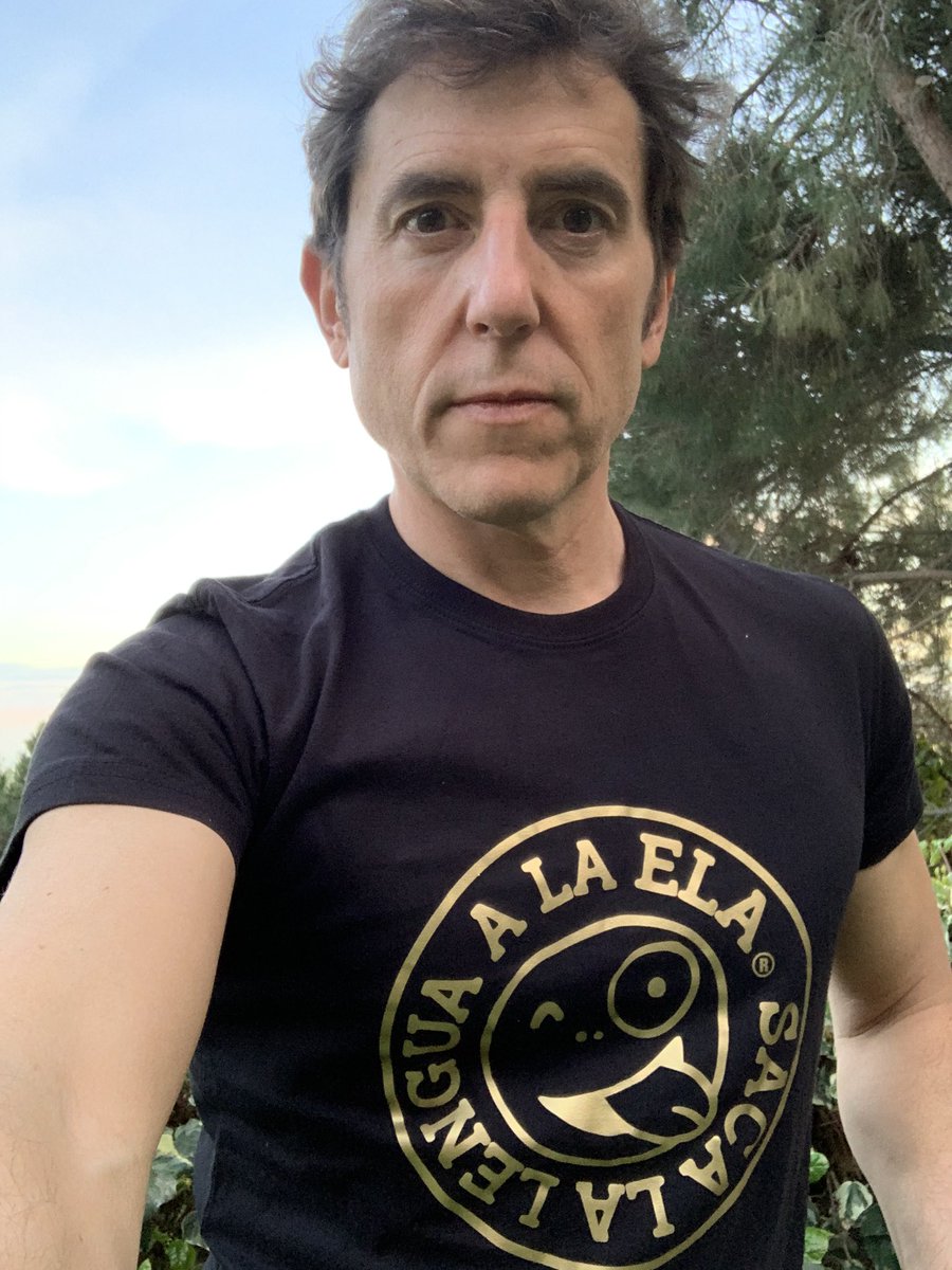 La Esclerosis Lateral Amiotrófica (ELA) actualmente no tiene cura y la investigación debería ser una prioridad para tod@s! Mucho ánimo a los que la padecen y a sus familias. No estáis solos! #sacalalenguaalaela <a href="/sacalenguaELA/">Saca la lengua a la ELA Asociación</a> ❤️❤️ querido <a href="/ArturoValls/">Arturo Valls Oficial</a> te mando una camiseta?