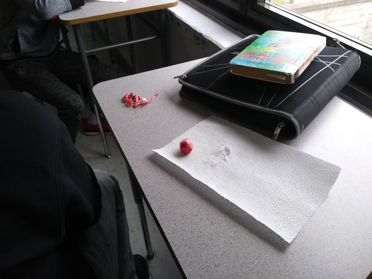 GloriaSchmitz6's tweet photo. Beginning our unit on Rocks and Minerals.... I love starting it with a kwl chart and a starburst lab! #Reynlearning @ReynHAMS https://t.co/roliiMm4i7