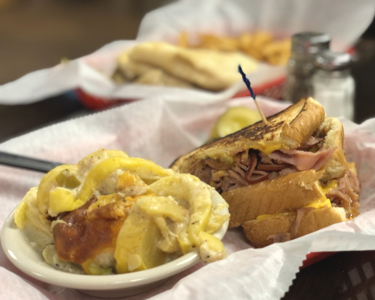 Can't decide what's for lunch?

Try our grilled ham &amp; cheese with our squash casserole or one of our other awesome sides 🐷🧀