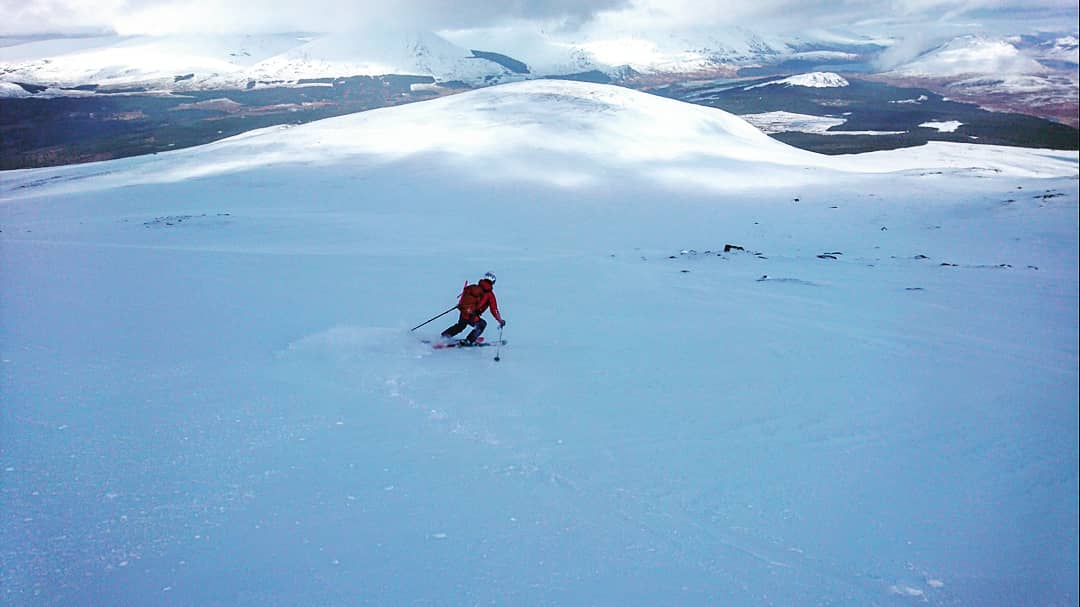 mzchambers's tweet photo. Skiing laps of Chno Dearg today with Sally. Nice snow on the North East slopes and plenty of sunshine. What more could you ask for?

#scottishwinter #scotland #highlands #chondearg #skiing🎿 #skitouring #bagear #dailyadventures #adventure #thinkwinter #snow #mountains https://t.co/E5dsGnFd37