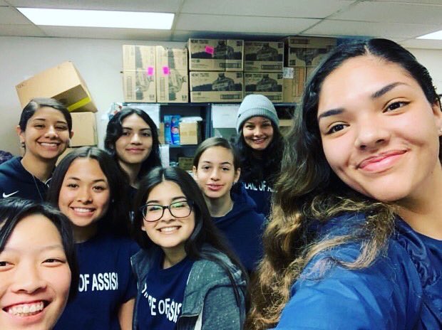 AQUINASHS's tweet photo. Shout out to Ms. Mejia Vicariate, the ladies of St. Clare of Assisi who served the wonderful organization at Santa Claus Inc. A special thank you to the only and only Ms. Schneider for traveling with this group! #Service #Jesus #OthersCentered #CatholicEducation @SBDioceseSchool https://t.co/mnozlxGUa9