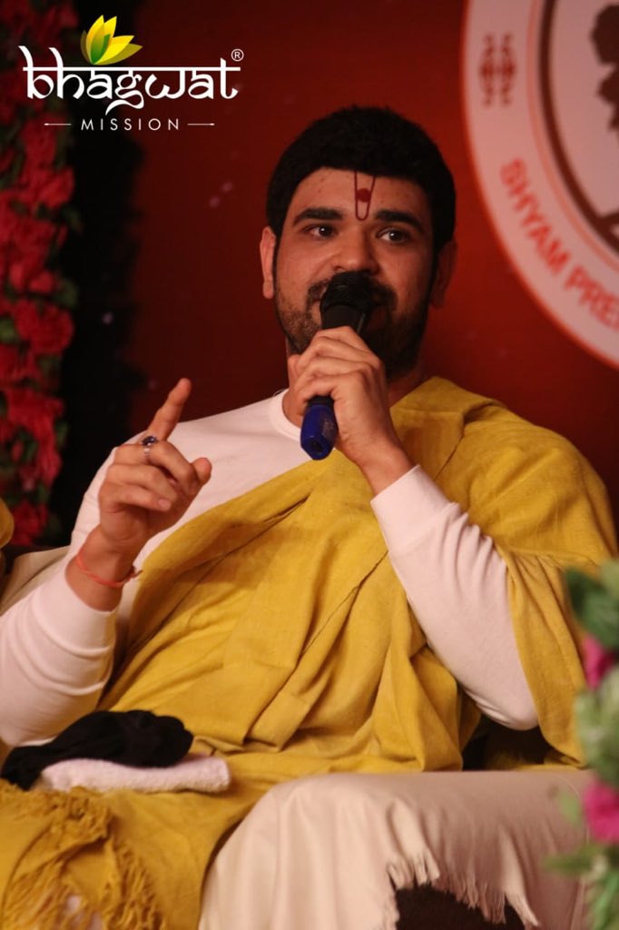 Attended Shrimad Bhagwat Katha by Respected Shri Shyamsundar Parasharji today, in the presence of Pujya Shri Ramesh Bhai Ozaji and many other divine dignitaries 🙏🏻
SR!