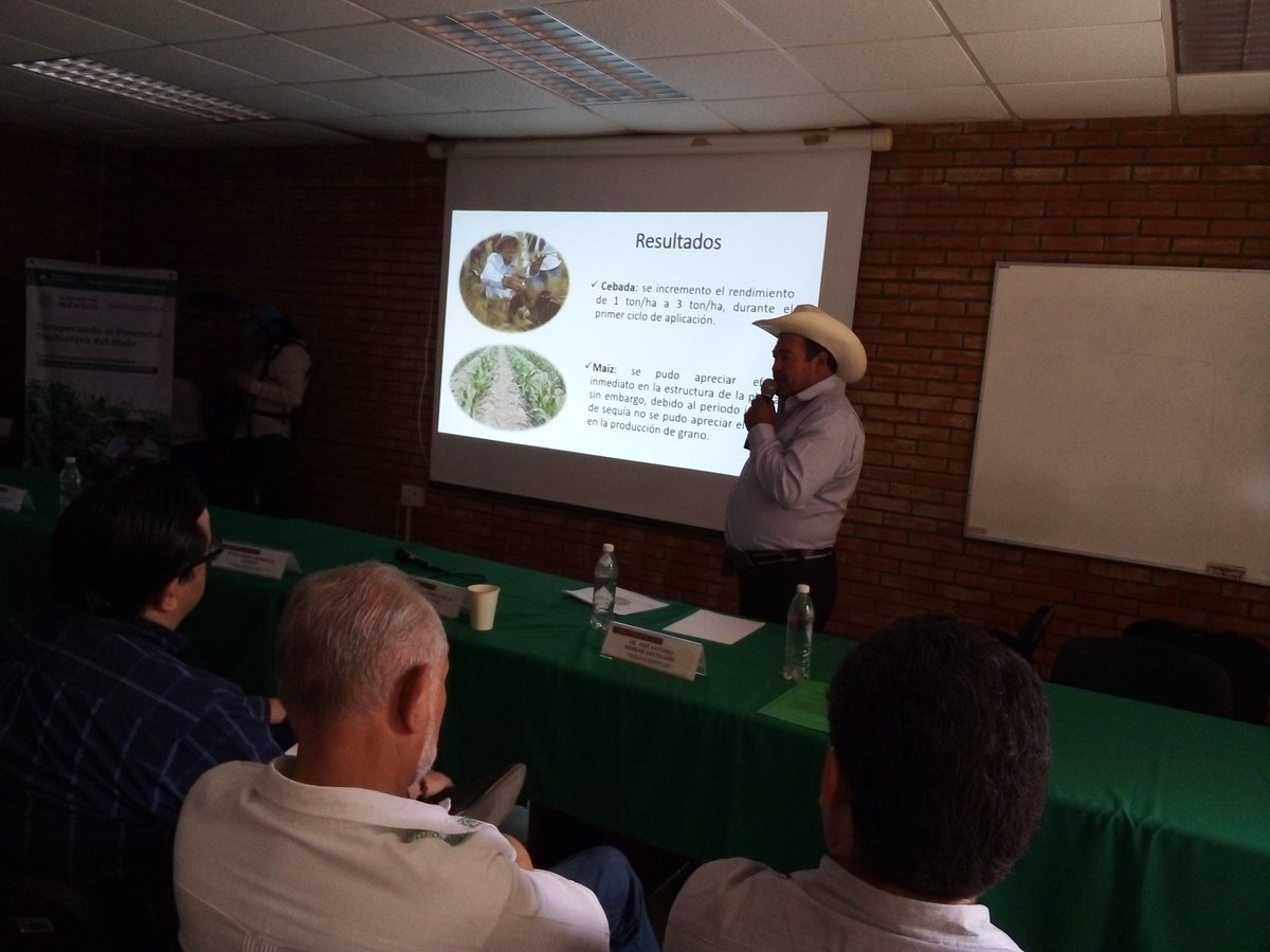 victor_suarez's tweet photo. Prisciliano Celis, de #Hidalgo habla de las Escuelas de Campo, parte de la Estrategia de Acompañamiento Técnico de #ProducciónParaElBienestar "Es espacio donde técnicos y productores definimos fórmulas agroecológicas para elevar rendimientos y mejorar nuestros sueños" https://t.co/2m7XpUwVWf