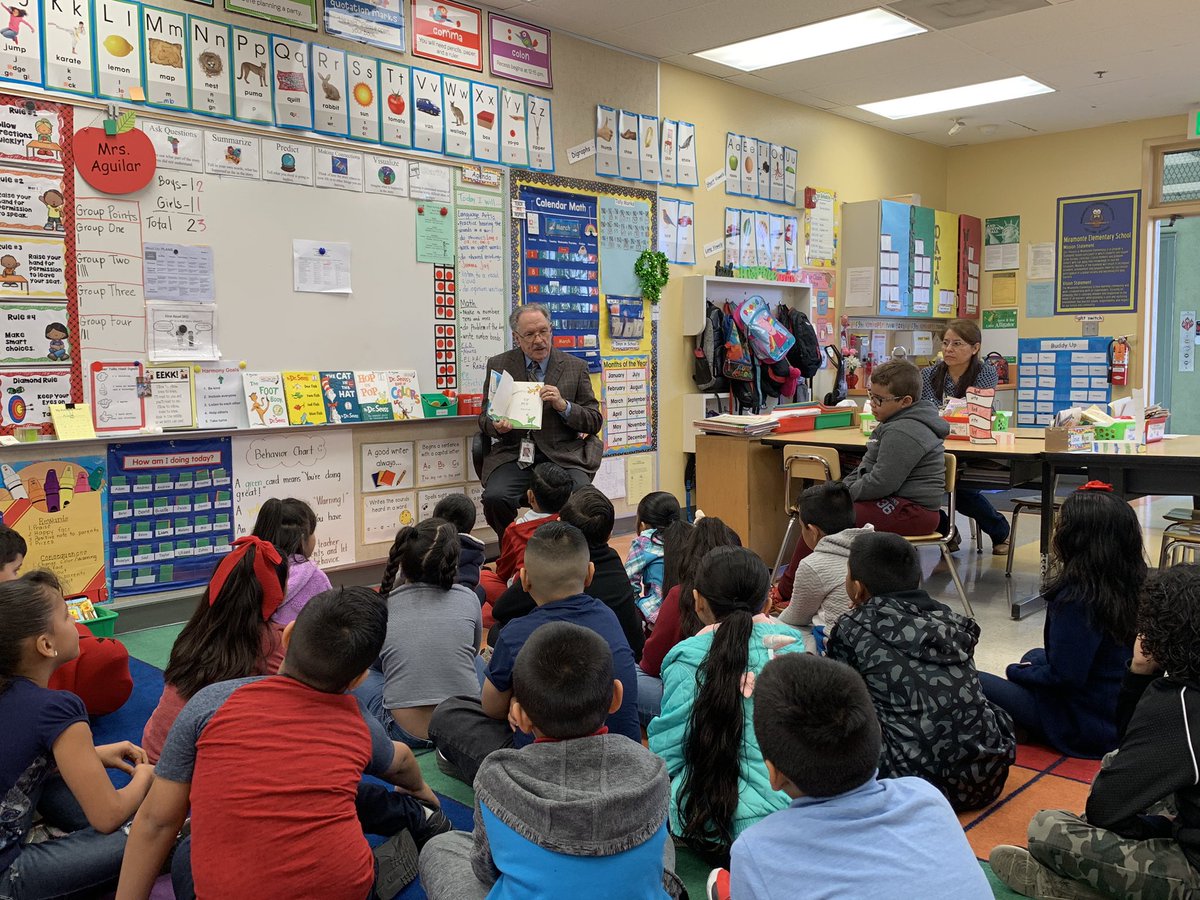 Miramonte celebrating Read Across America with some very special guests. @LAUSDLDSouth