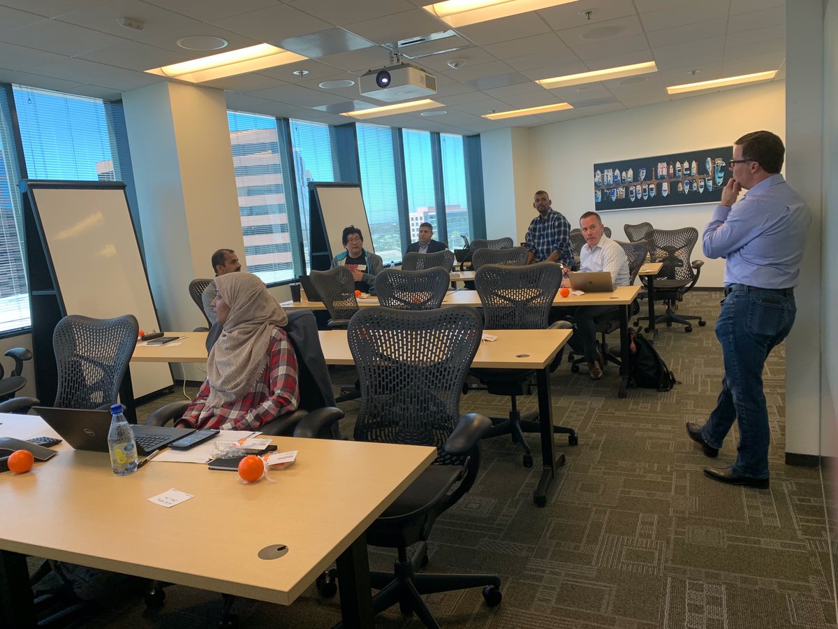 future_proofing's tweet photo. We're hard at work #simplifyingthecloud at our #OracleCloudInfrastructure day! #oci @OracleCloud https://t.co/KhS7yvF2Wa
