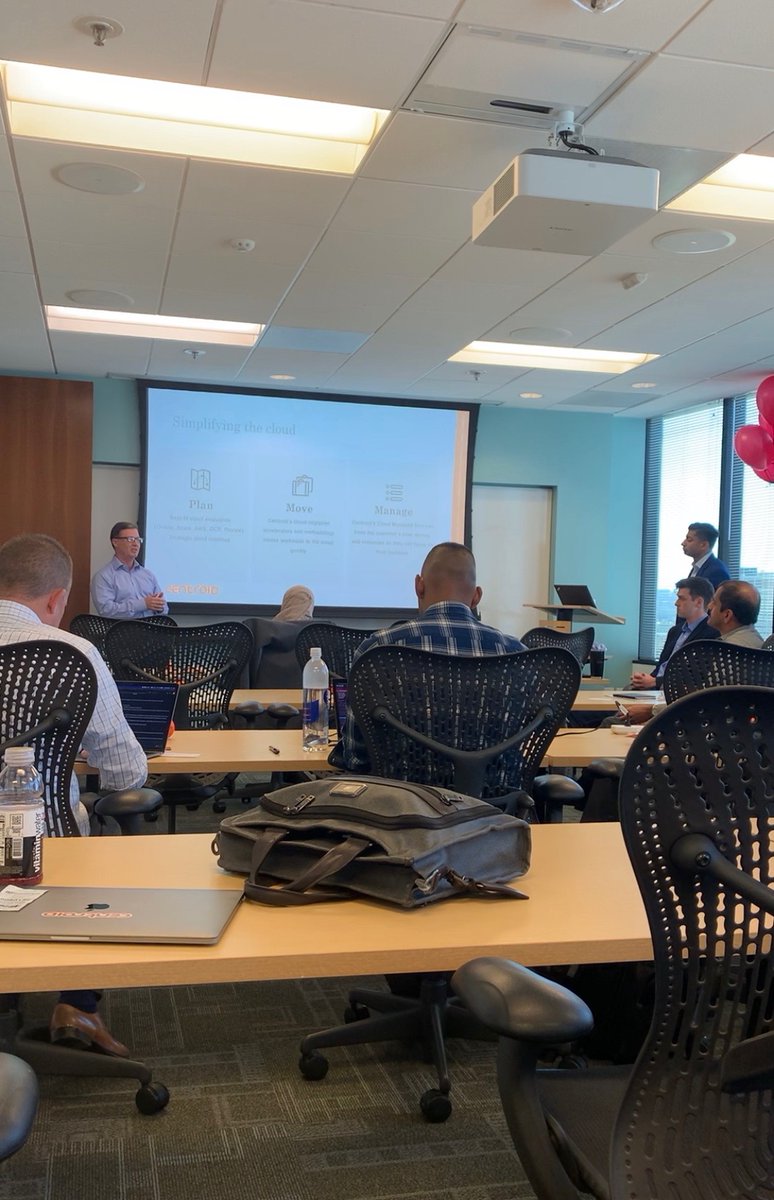 future_proofing's tweet photo. We're hard at work #simplifyingthecloud at our #OracleCloudInfrastructure day! #oci @OracleCloud https://t.co/KhS7yvF2Wa