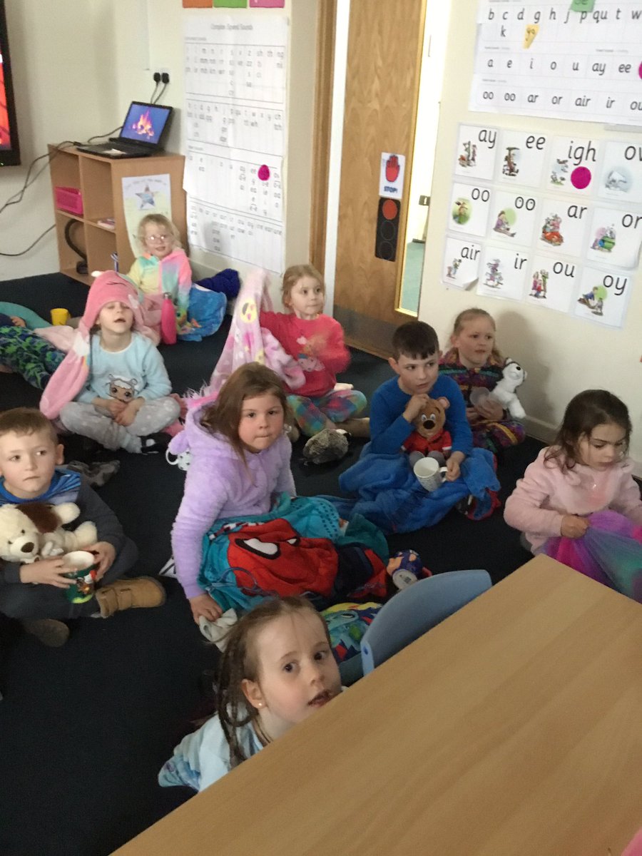 TroonWillow's tweet photo. Snuggle down fun! We have enjoyed listening to lots of stories 📕 https://t.co/Tw4p5tY8Dq